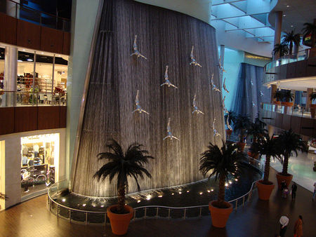 Fountain in the Dubai Mall 