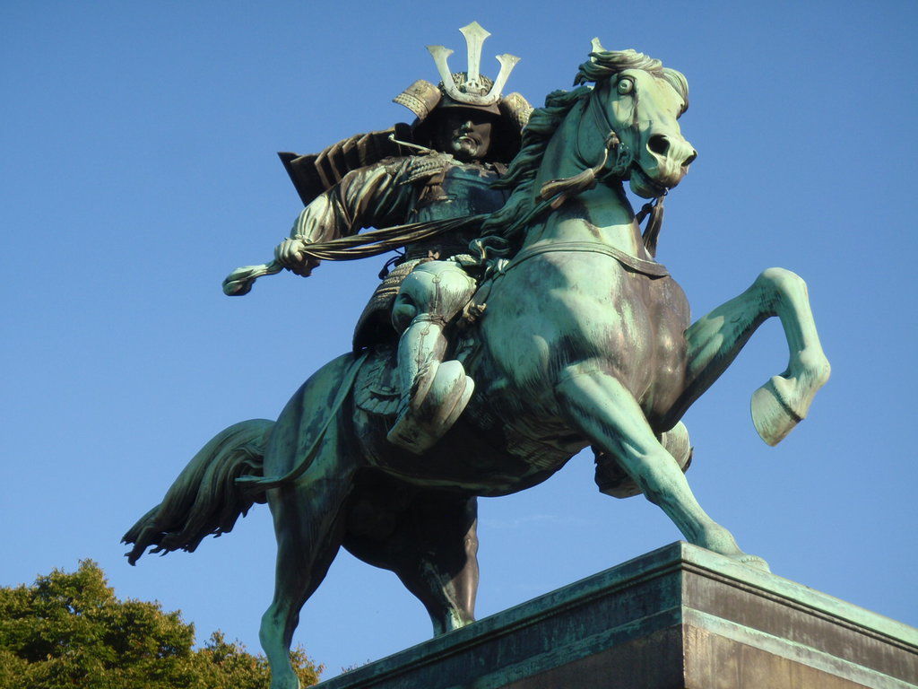 You Must See Statue Of Samurai Kusunoki Masanari In The Tokyo